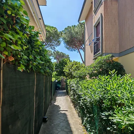 Tyrrena Apartment